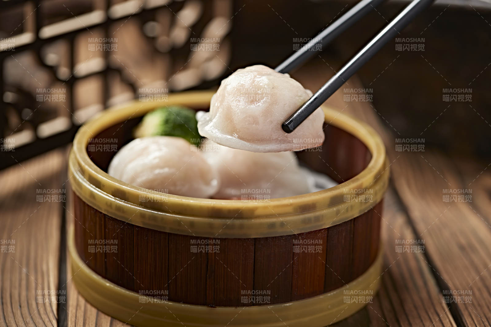 港式茶餐水晶虾饺