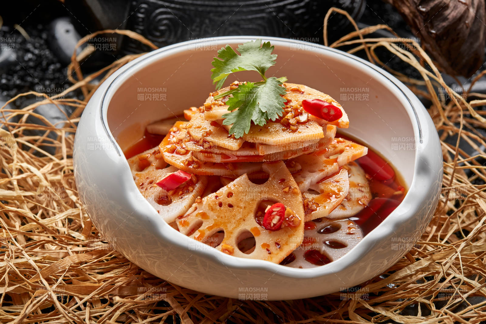 红油蒜蓉浇汁藕片