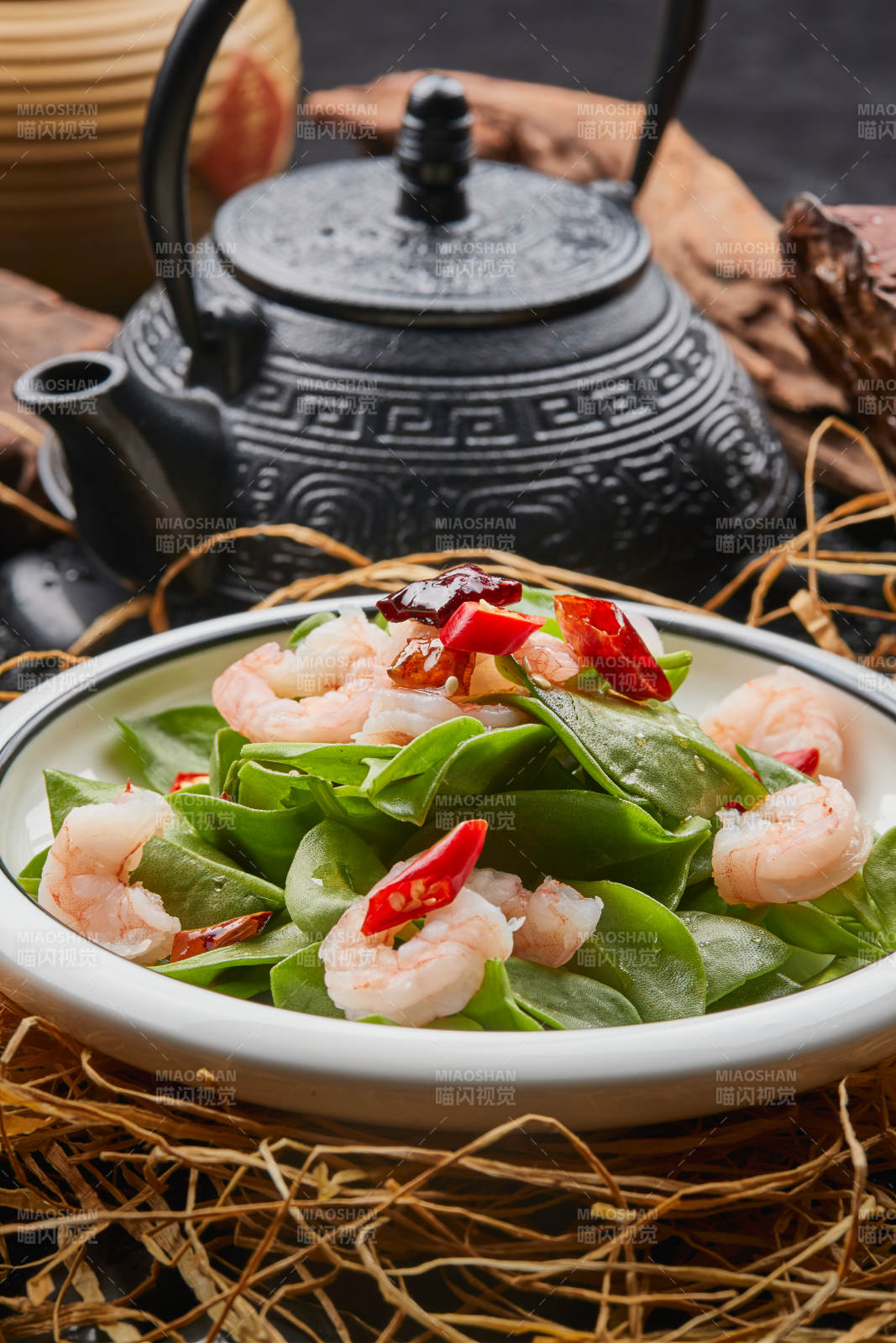 炝拌虾仁穿心莲图片