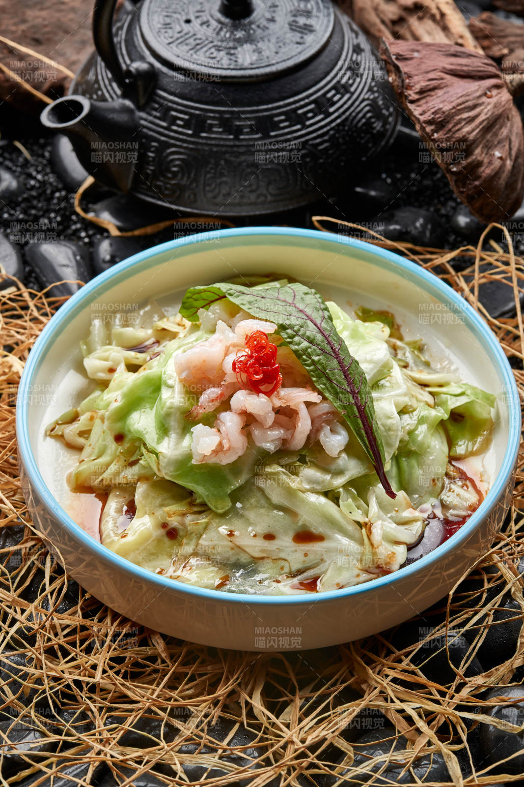 醬爆手撕包菜配蝦仁