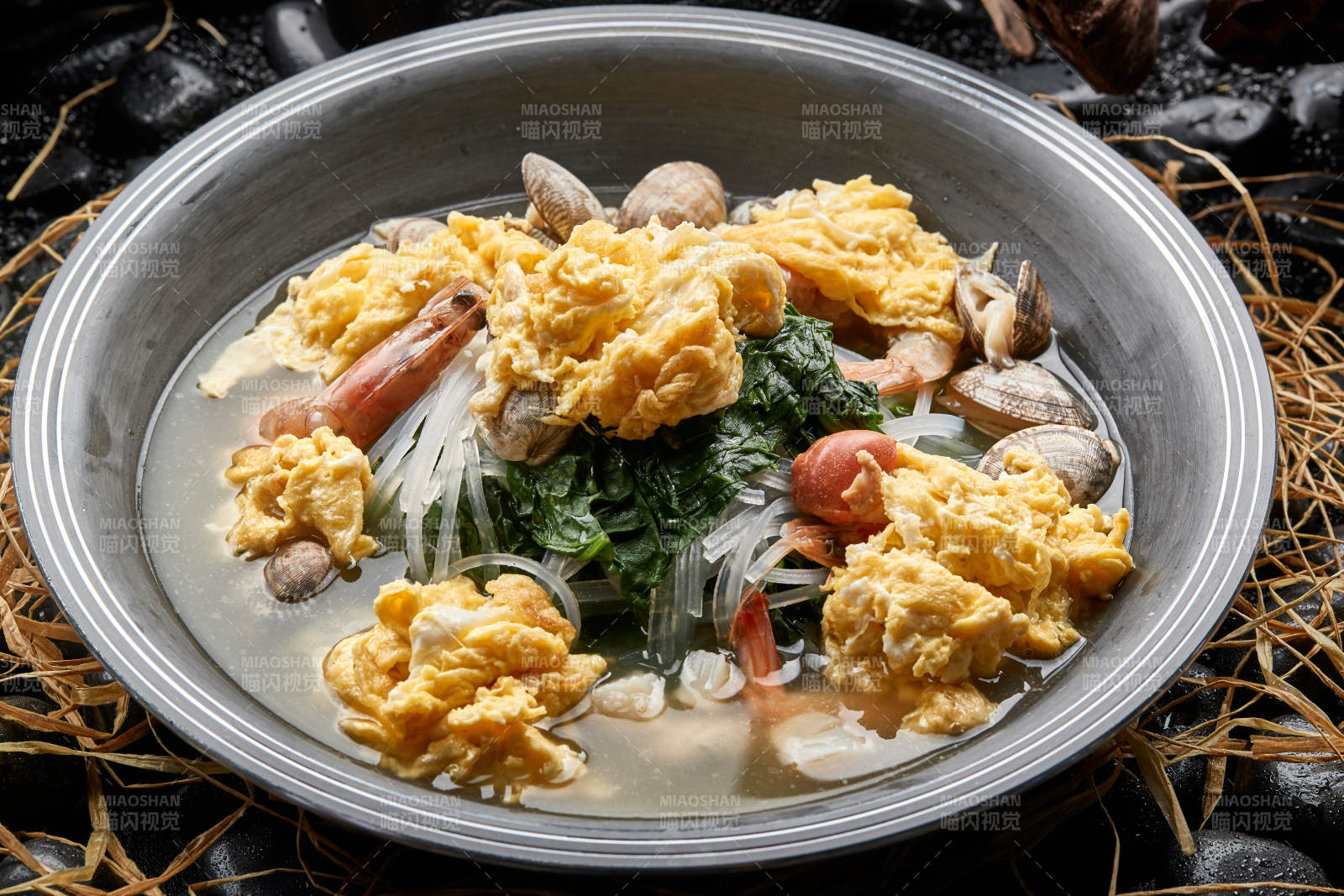 墨鱼丝大虾炒蛋菠菜花蛤铁锅炖