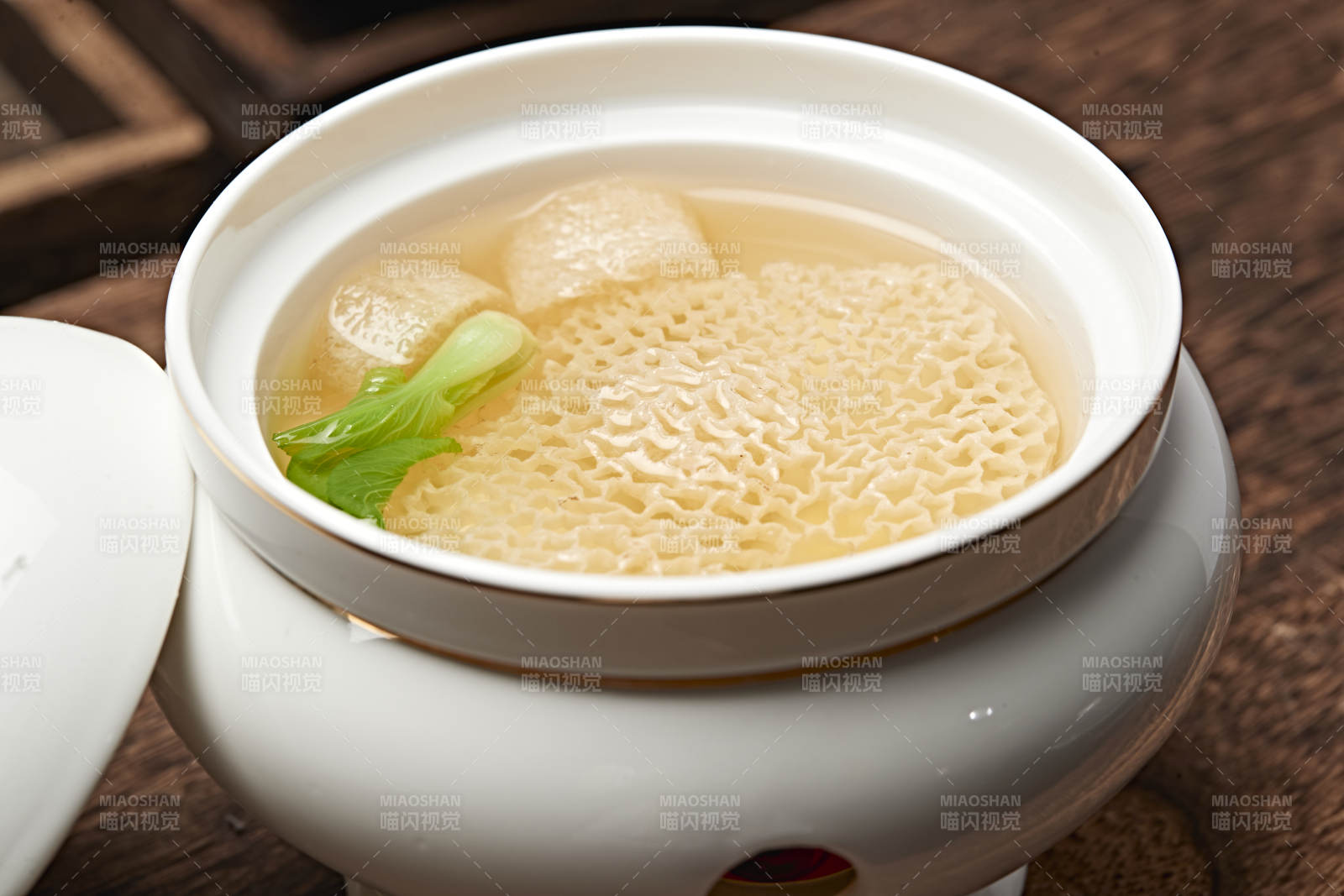 竹荪网竹荪根炖鲜汤