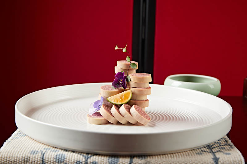 火腿肉糜豆腐卷切片