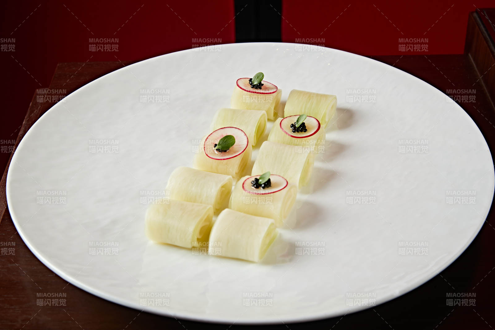 酸笋卷配黑松露图片