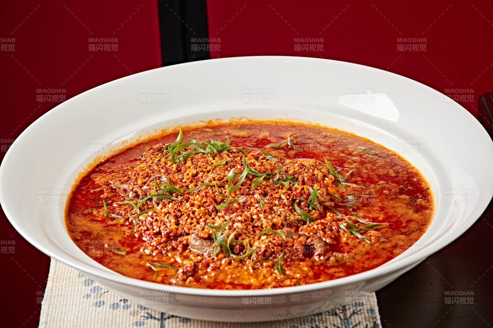 紅油香辣水煮牛肉