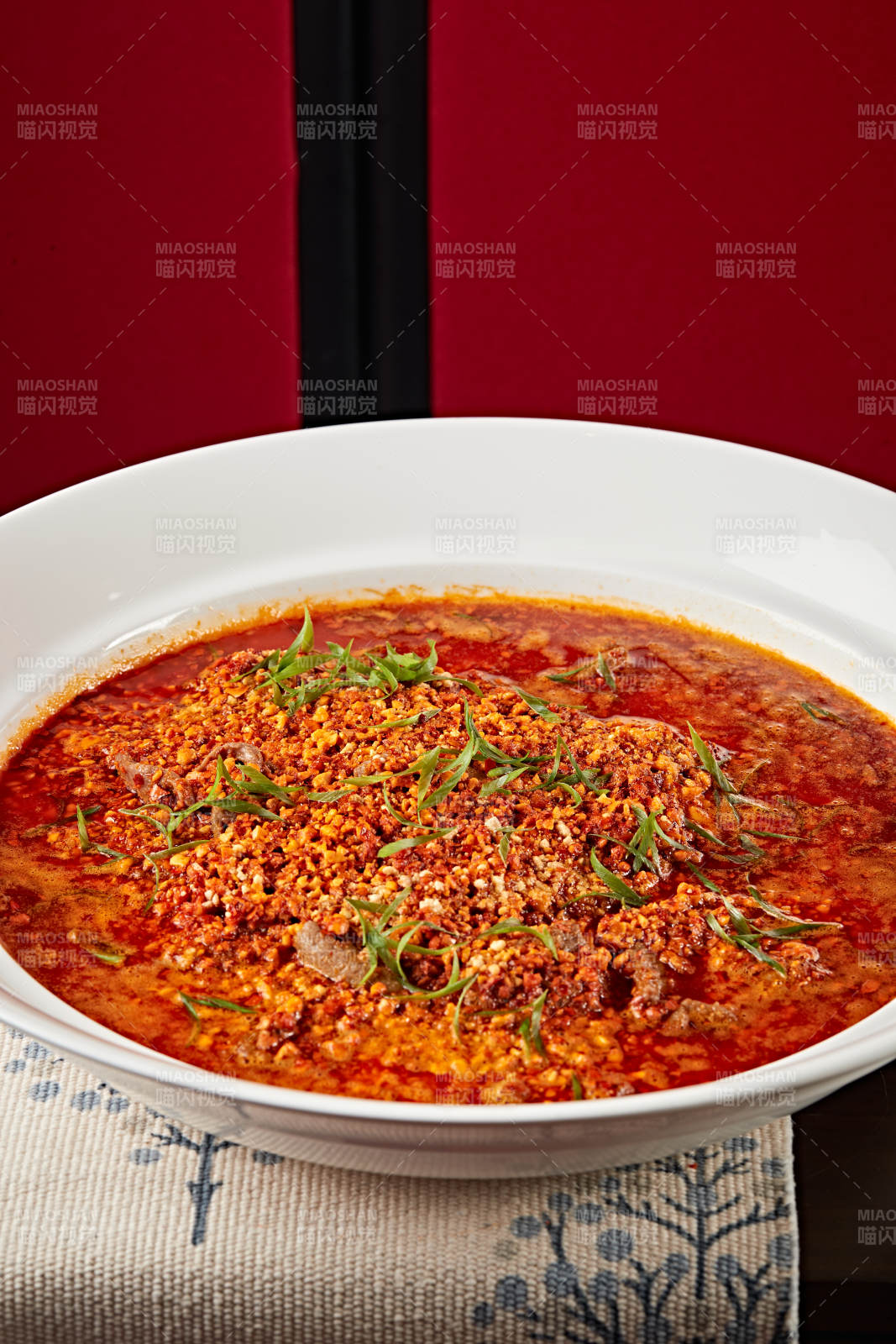 紅油香辣水煮牛肉