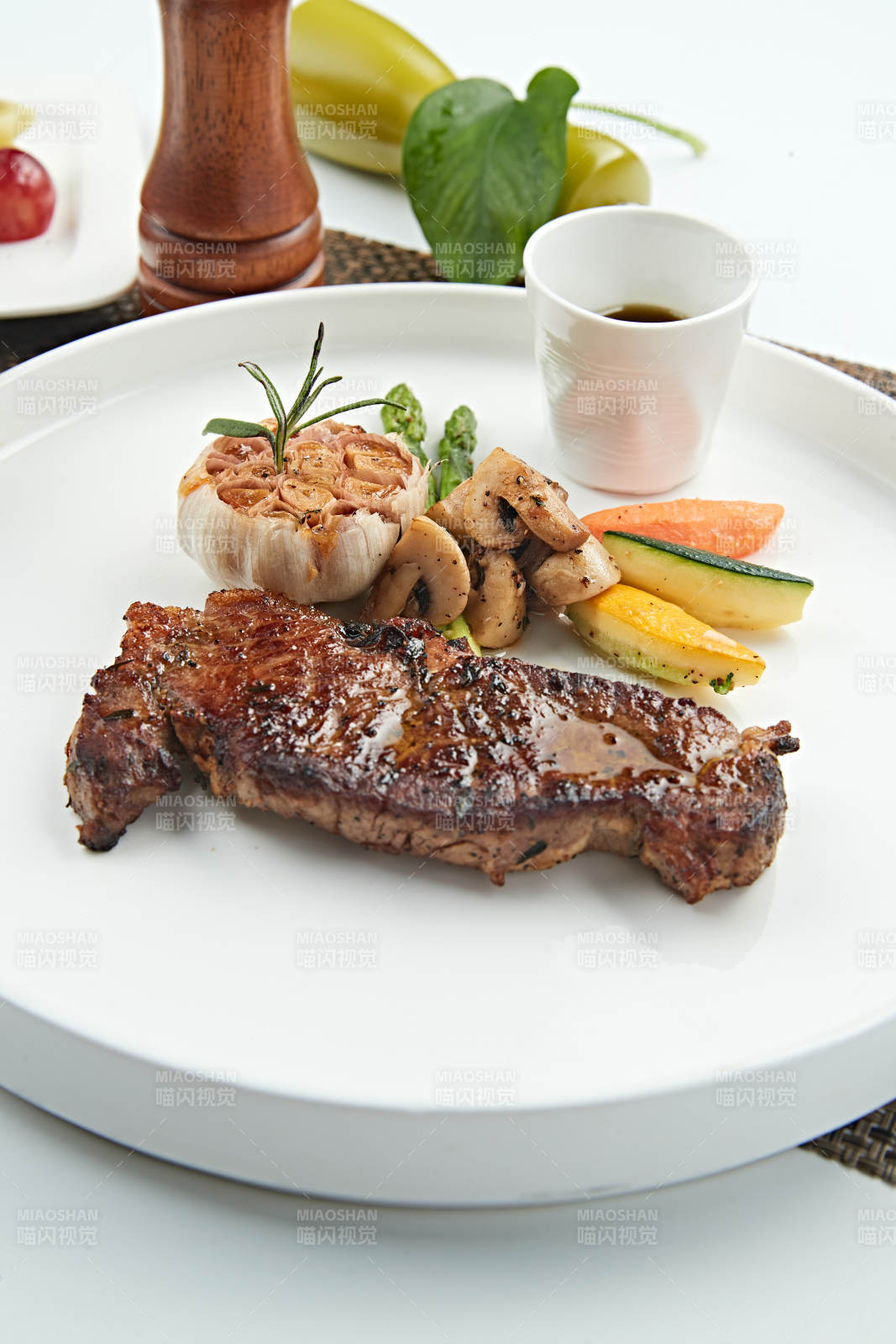 香煎黑椒小牛排