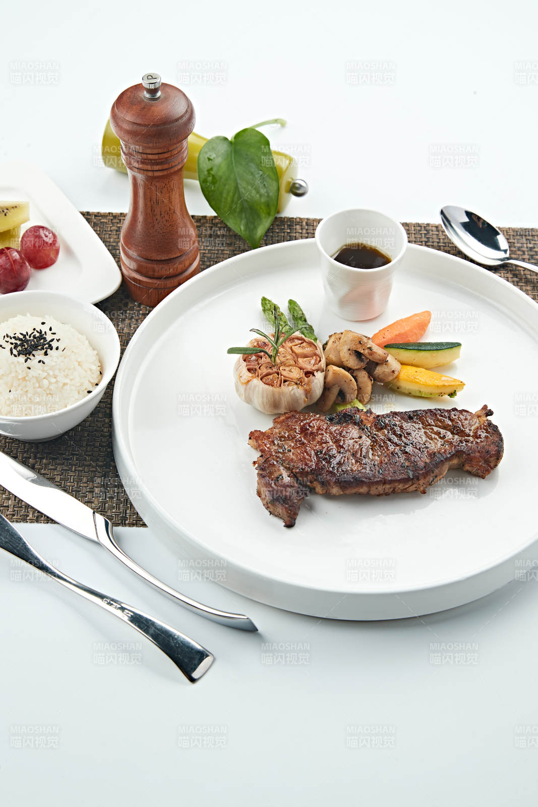 香煎黑椒小牛排