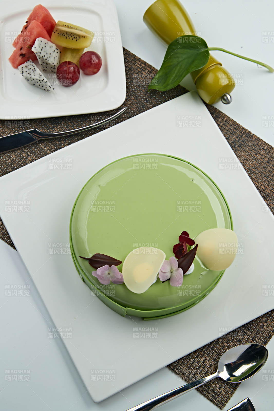 奶油慕斯創意蛋糕