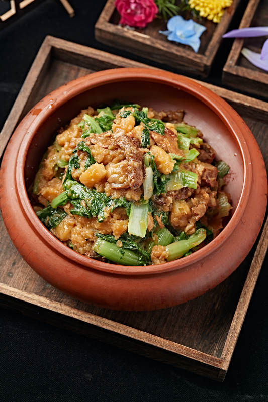 五花肉土豆炖小白菜