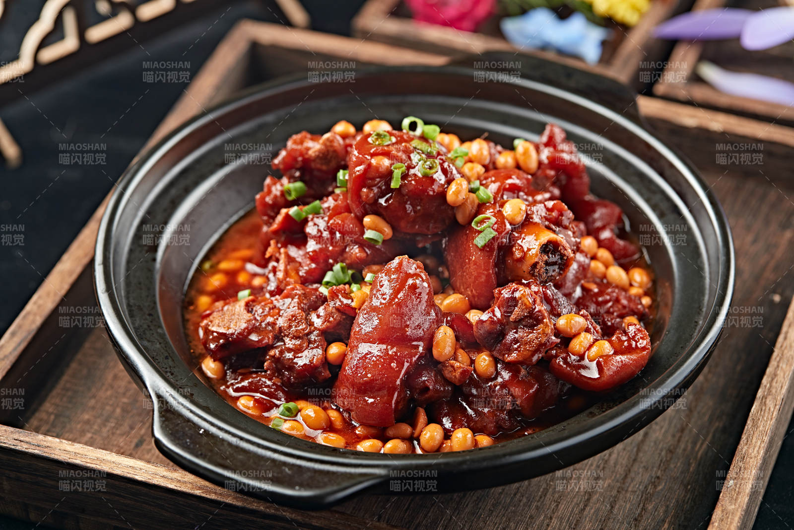 砂锅黄豆焖猪手