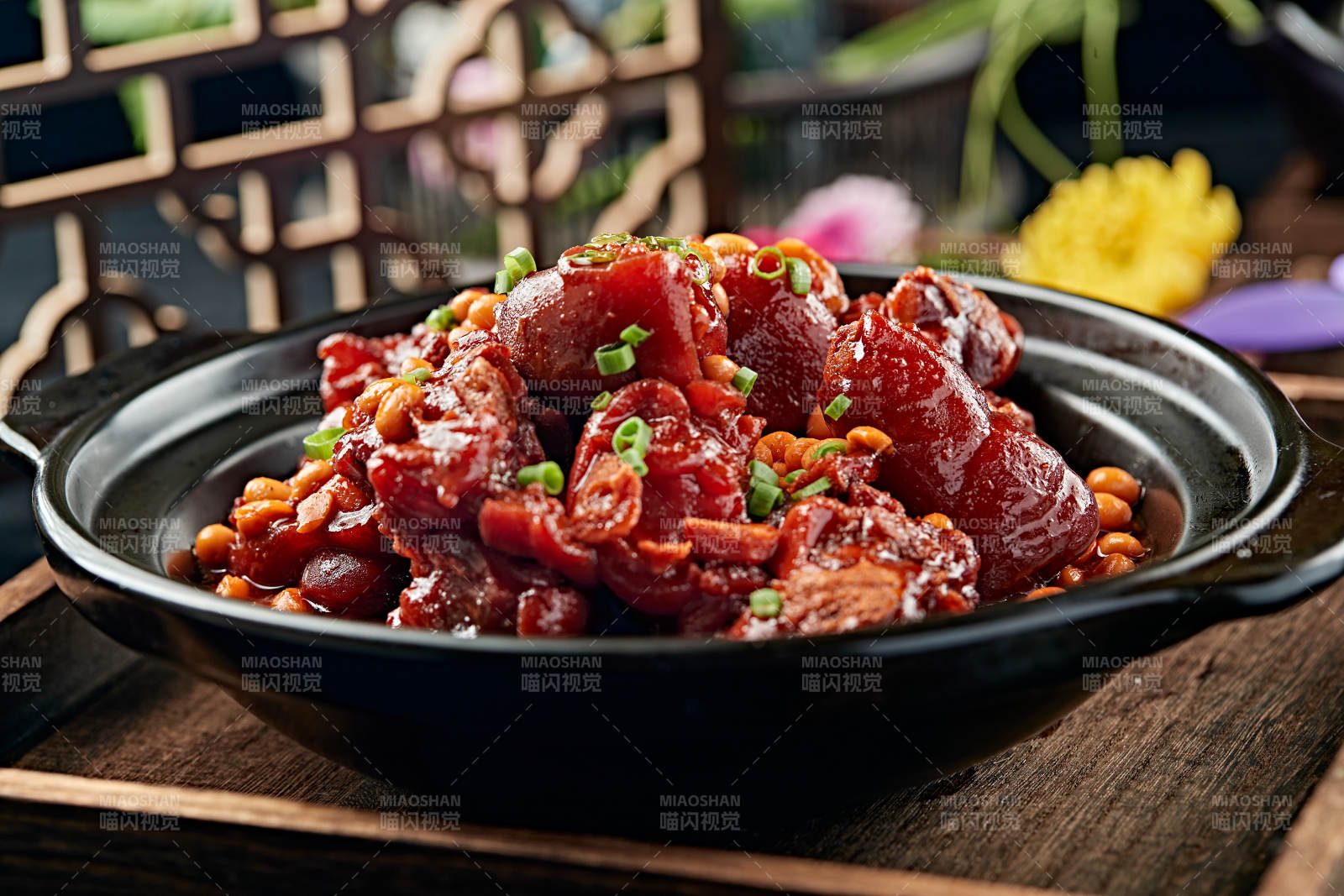 砂锅黄豆焖猪手