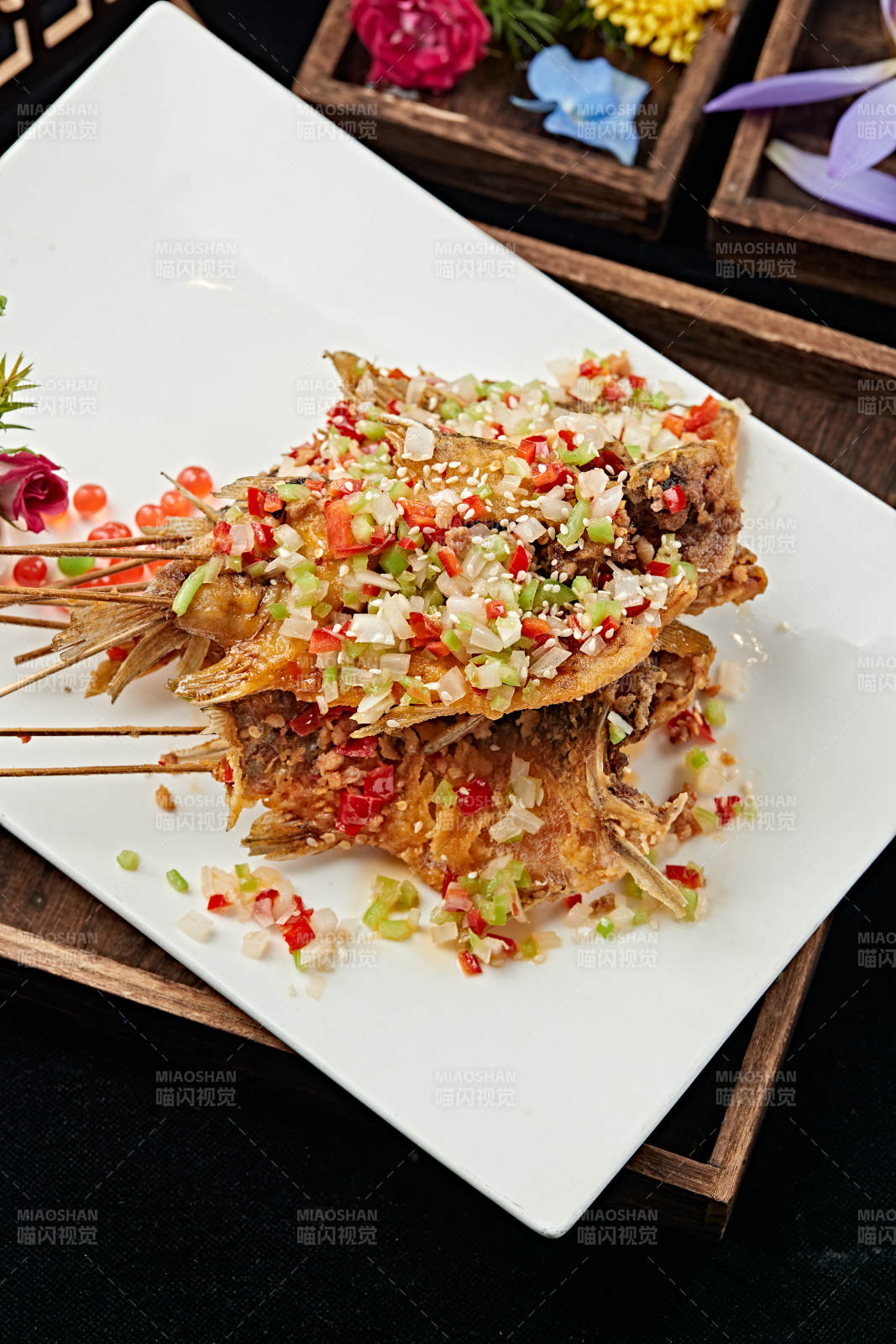 串烤香辣鲫鱼碳烤鲫鱼