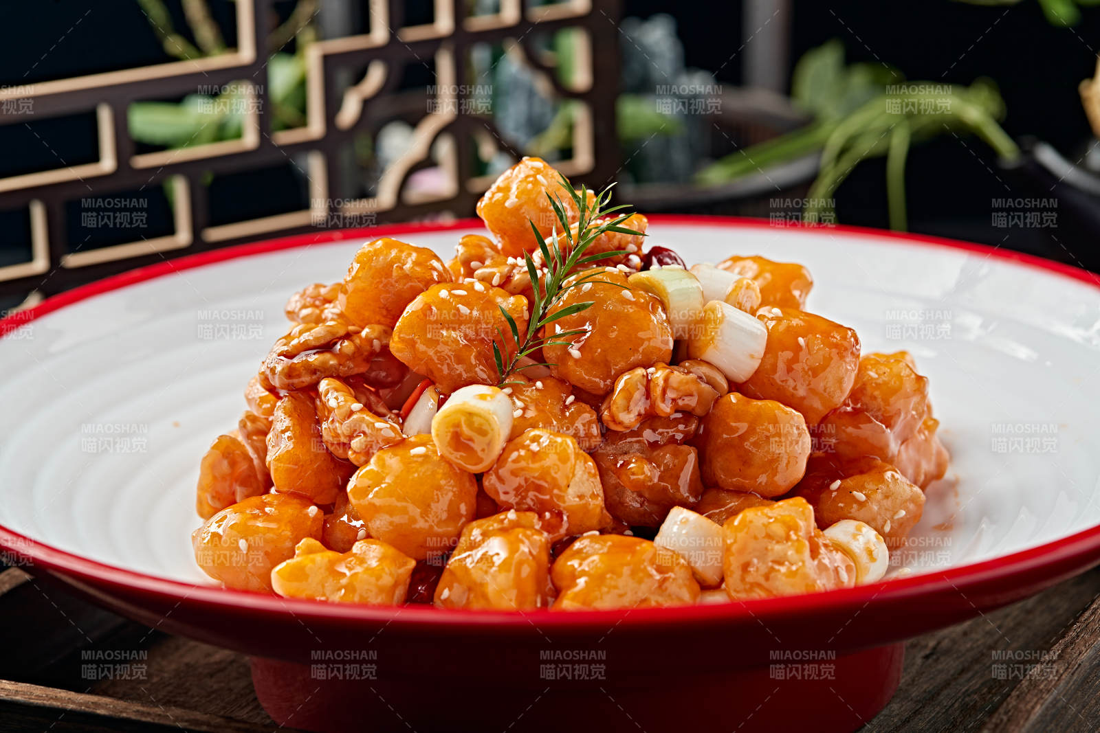 宫保糖醋桃仁鳕鱼粒