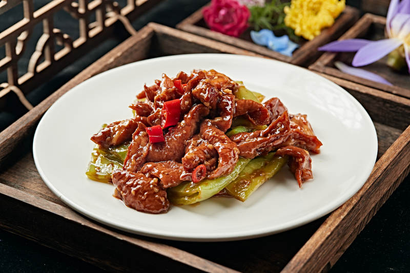 红烧浓汁尖椒肥肠