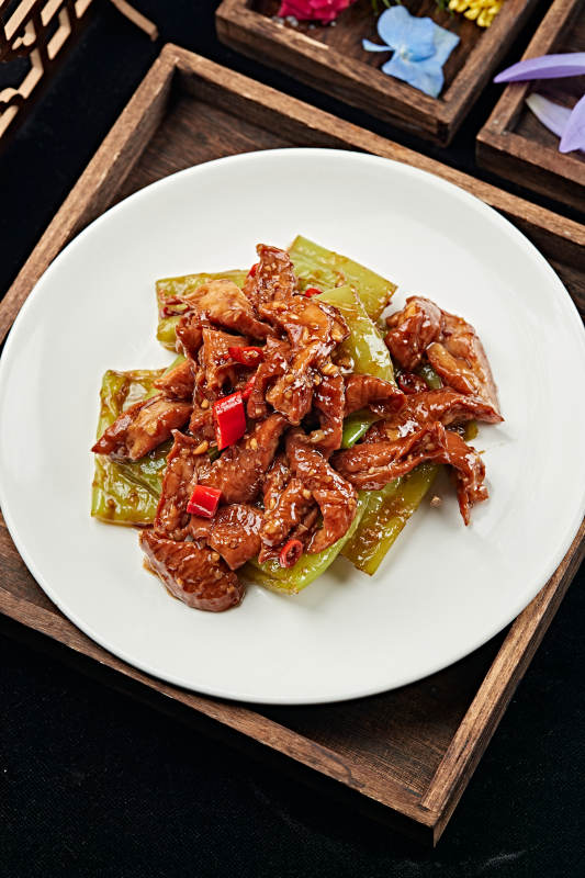 红烧浓汁尖椒肥肠