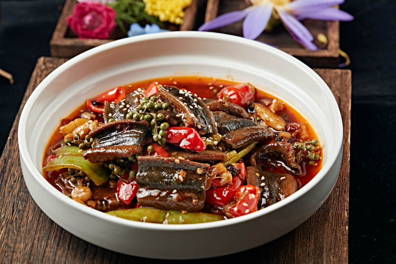 藤椒酸辣泡椒烧鳝鱼段
