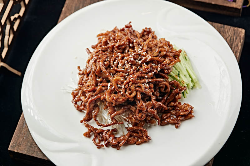 京酱肉丝配卷饼