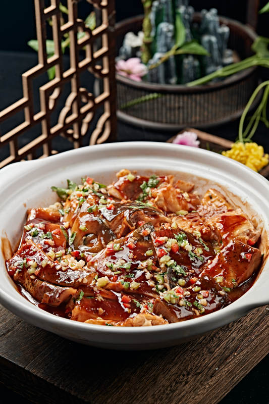 酱焖砂锅鱼头煲