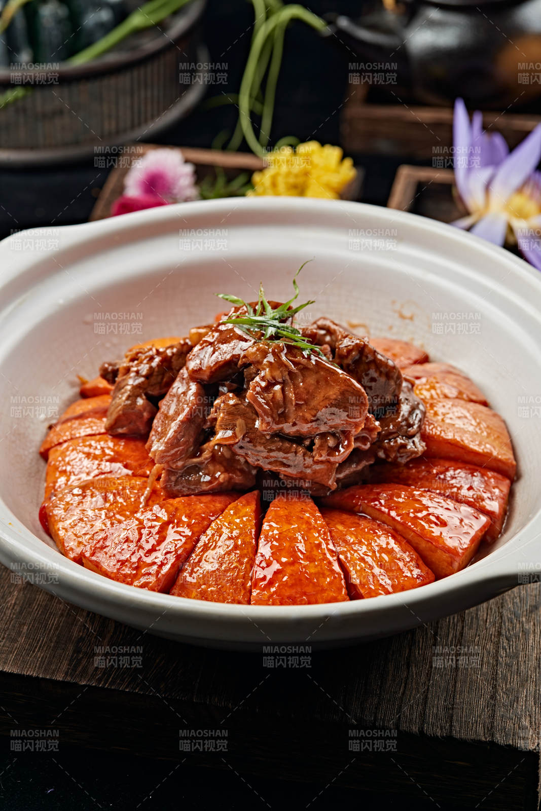 浓汤红烧金瓜牛腩