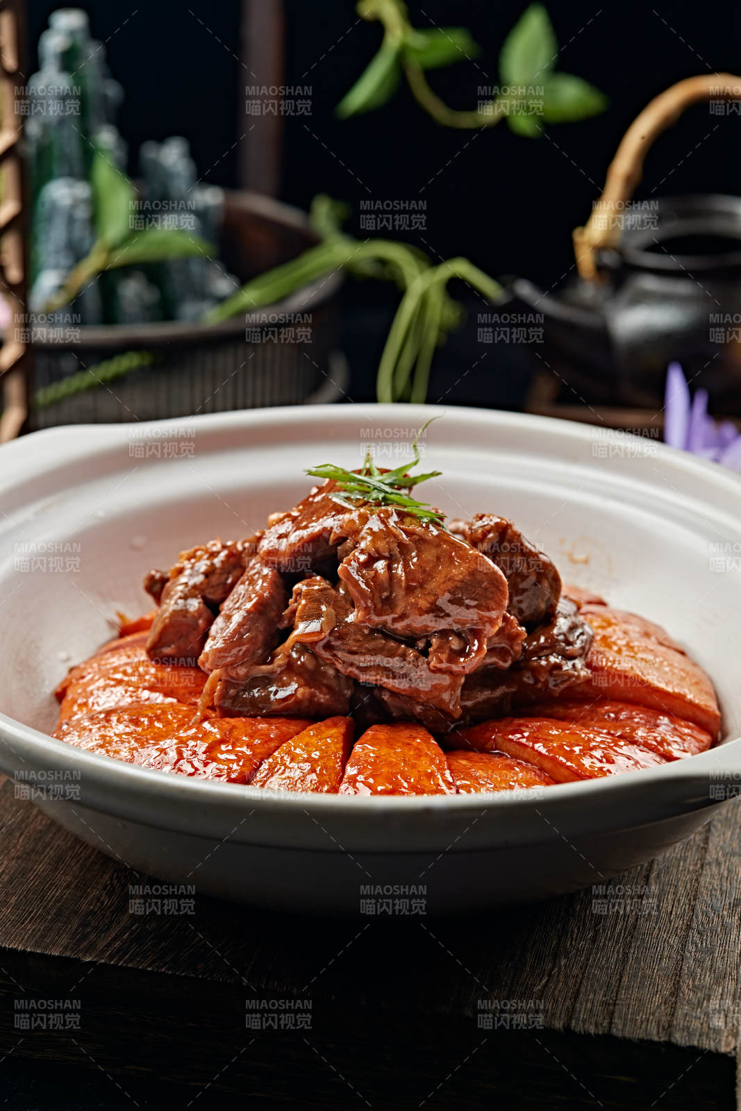 浓汤红烧金瓜牛腩