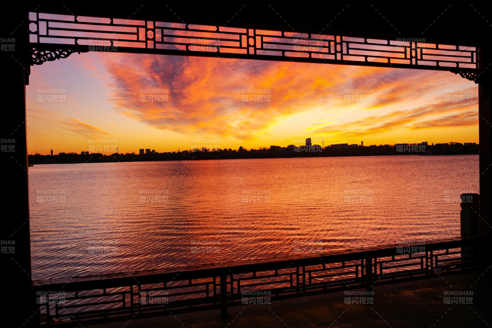 颐和园豳风桥—夕阳映湖景