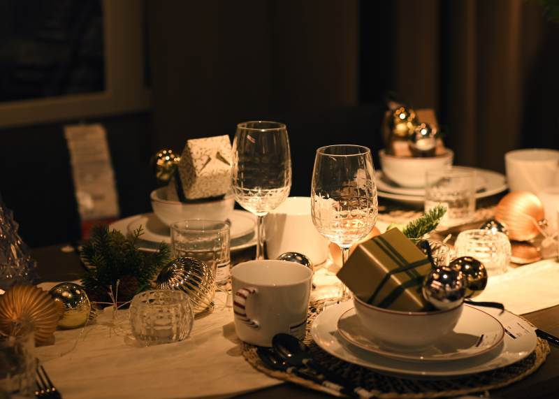 温馨圣诞餐桌布置宜家