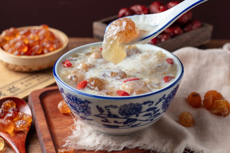 桂圓紅棗桃膠燉奶