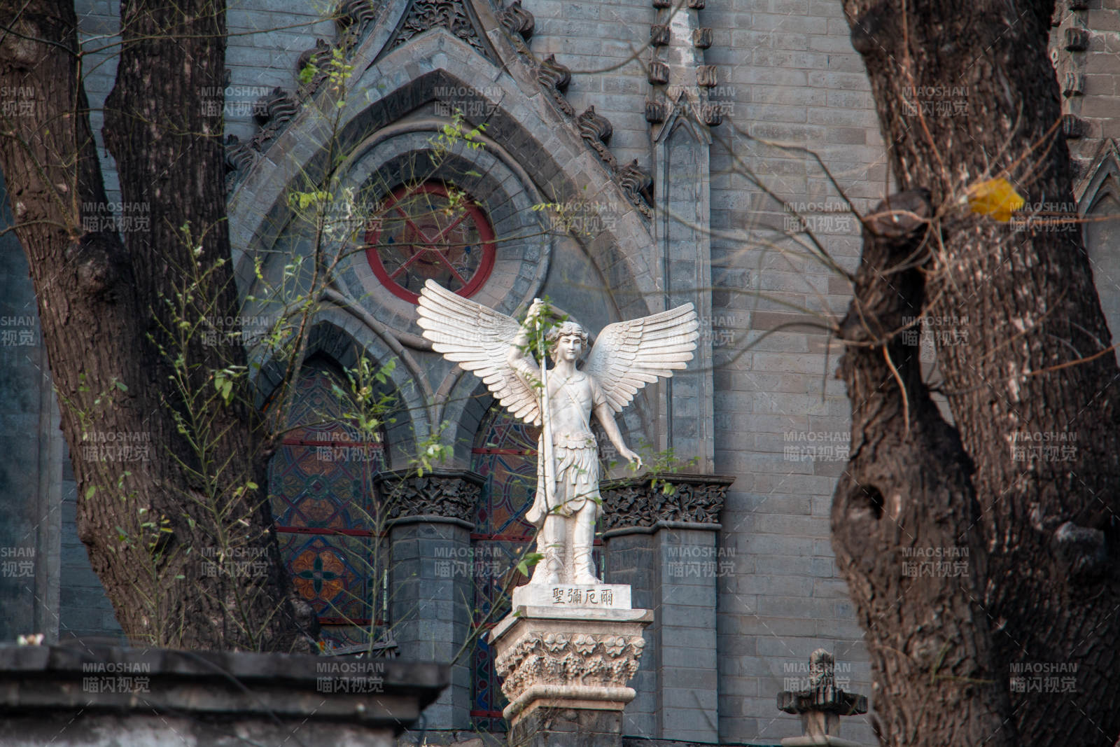 圣米厄尔教堂天使雕像