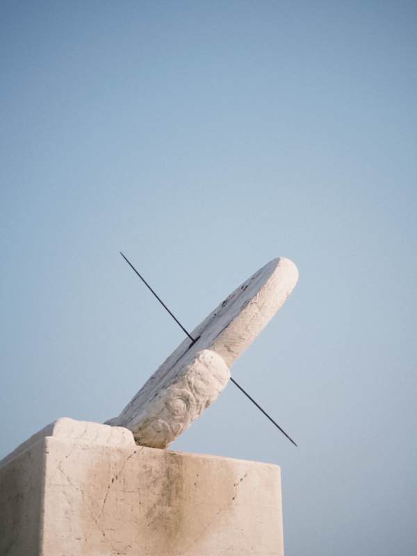 故宫石制日晷仰望蓝天