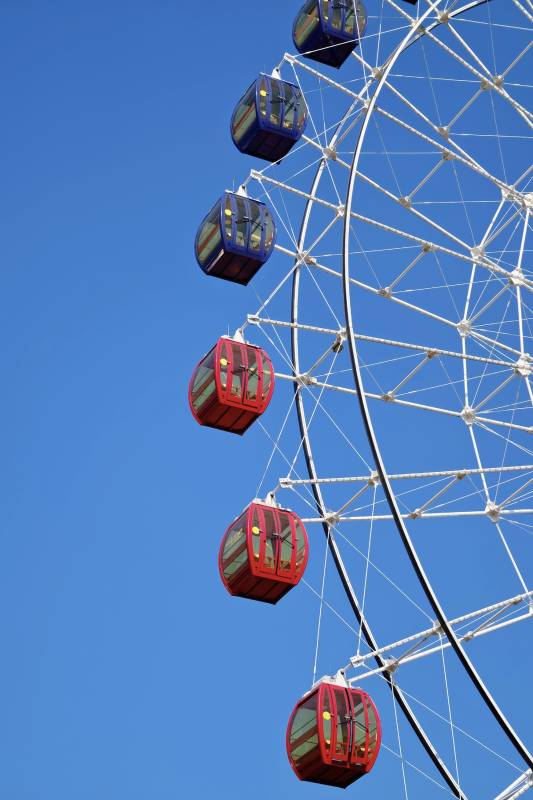 摩天轮上的彩色