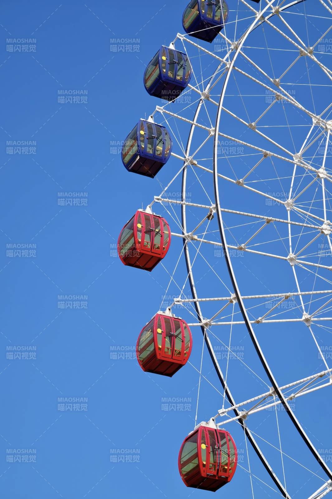 摩天轮上的彩色