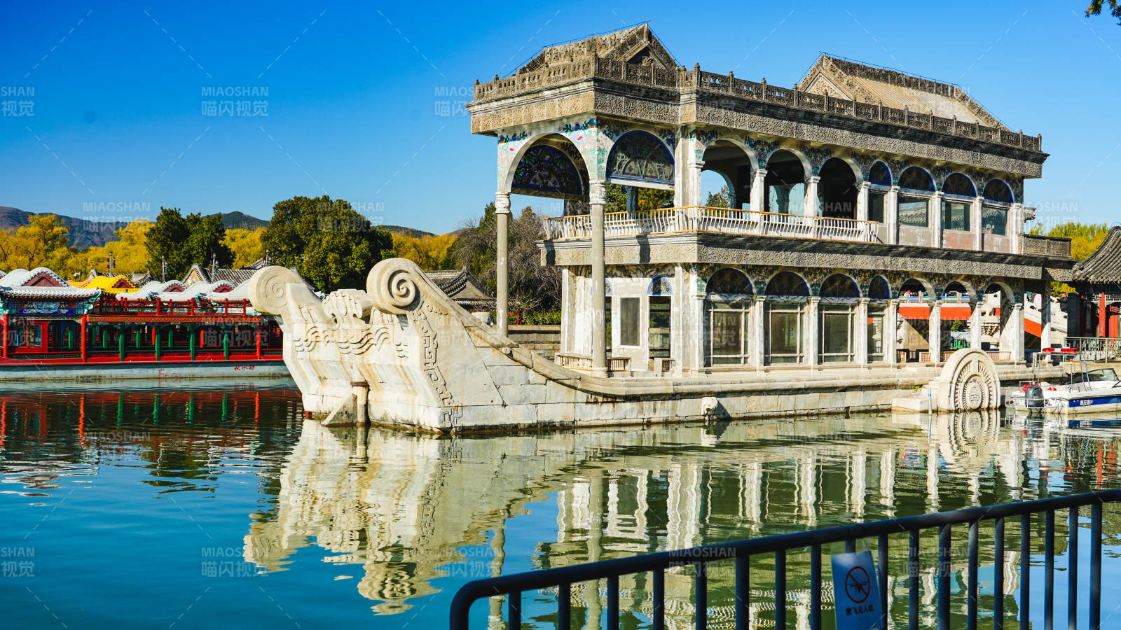 北京颐和园石舫静谧景