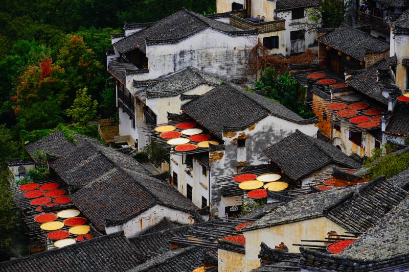 晒秋古村风光位于婺源篁岭