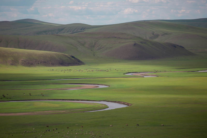 呼伦贝尔草原曲水