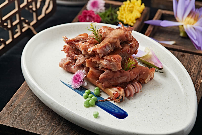 手掰臘味鹵羊蹄塊