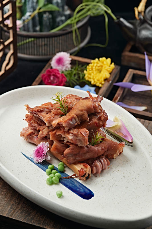 手掰臘味鹵羊蹄塊