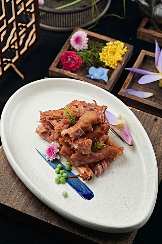 手掰臘味鹵羊蹄塊