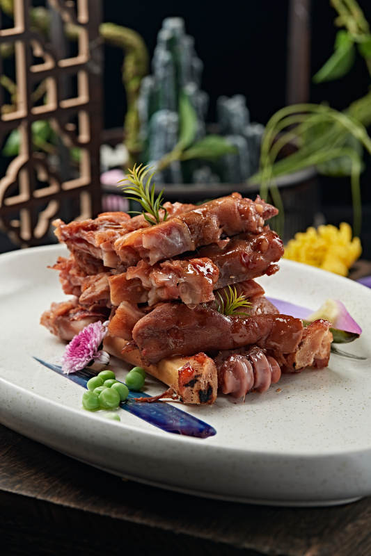 手掰臘味鹵羊蹄塊