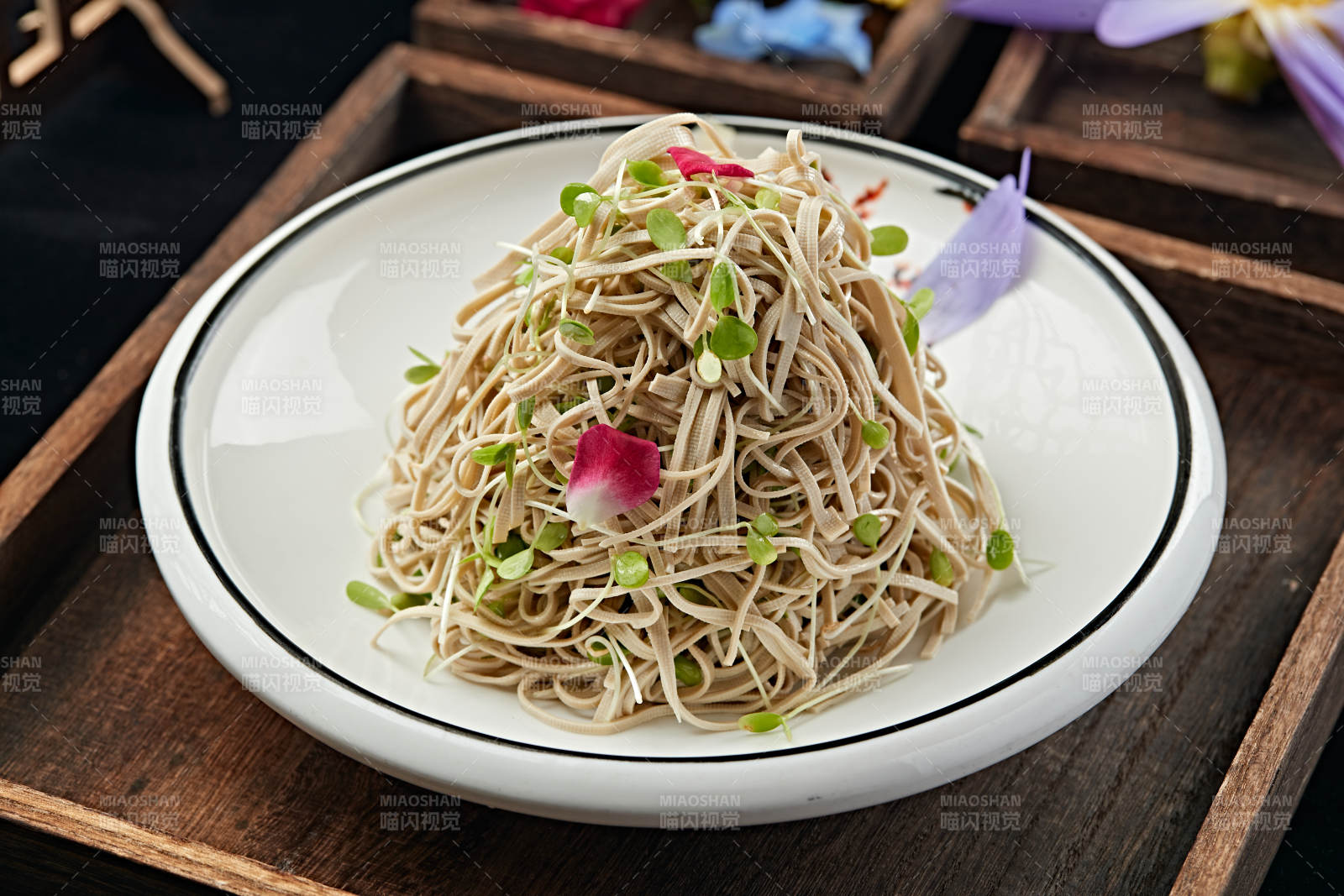 香椿苗拌干豆腐絲