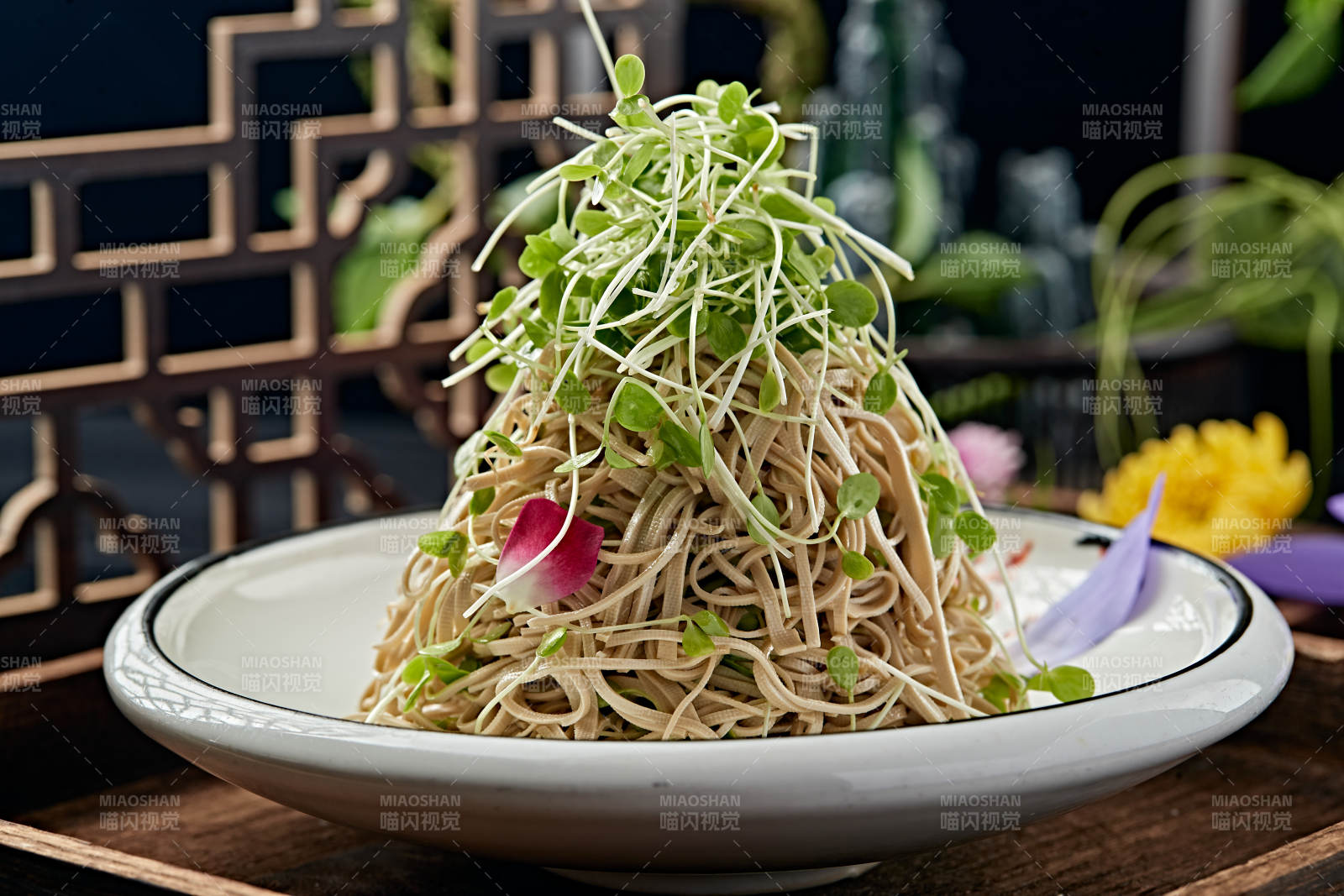 香椿苗拌干豆腐絲