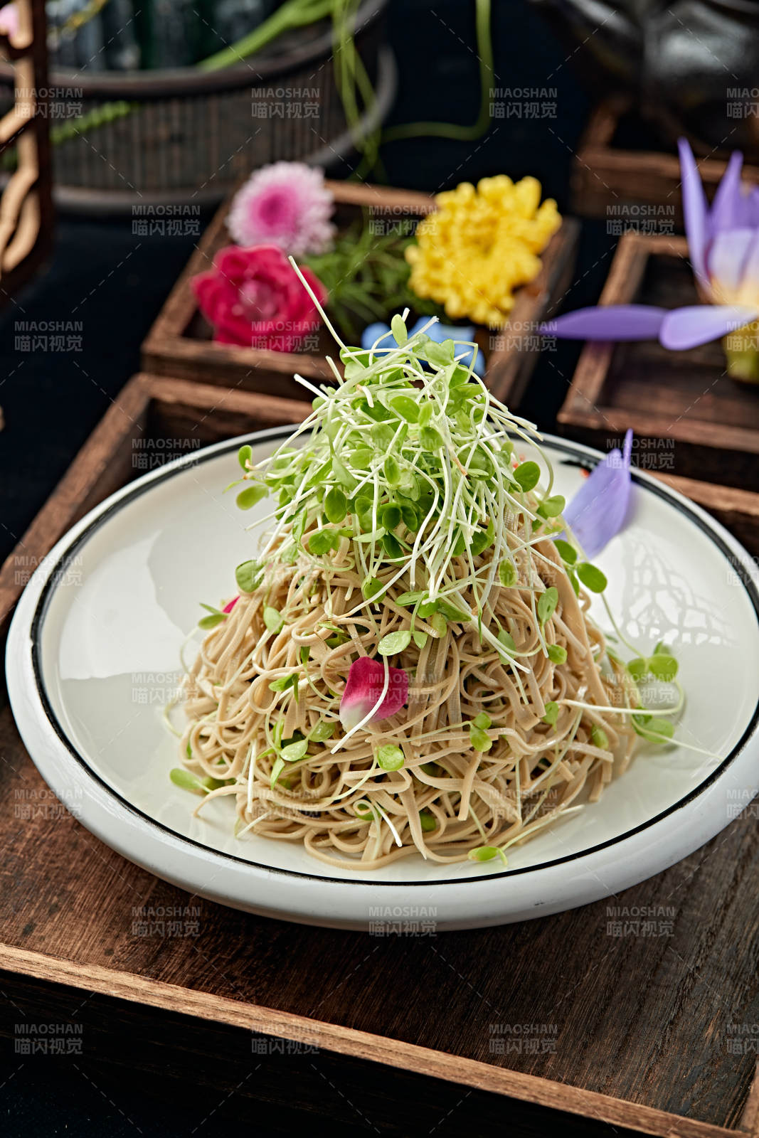 香椿苗拌干豆腐丝