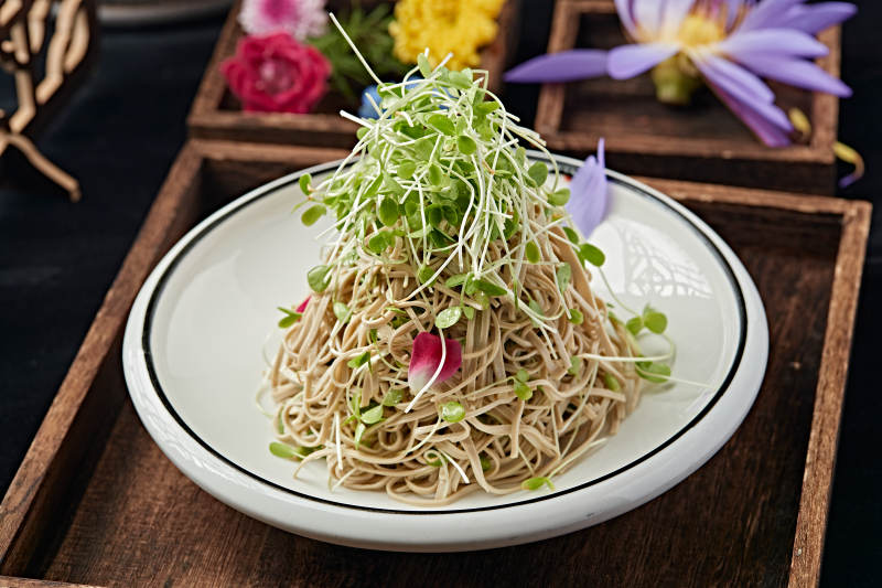 香椿苗拌干豆腐丝