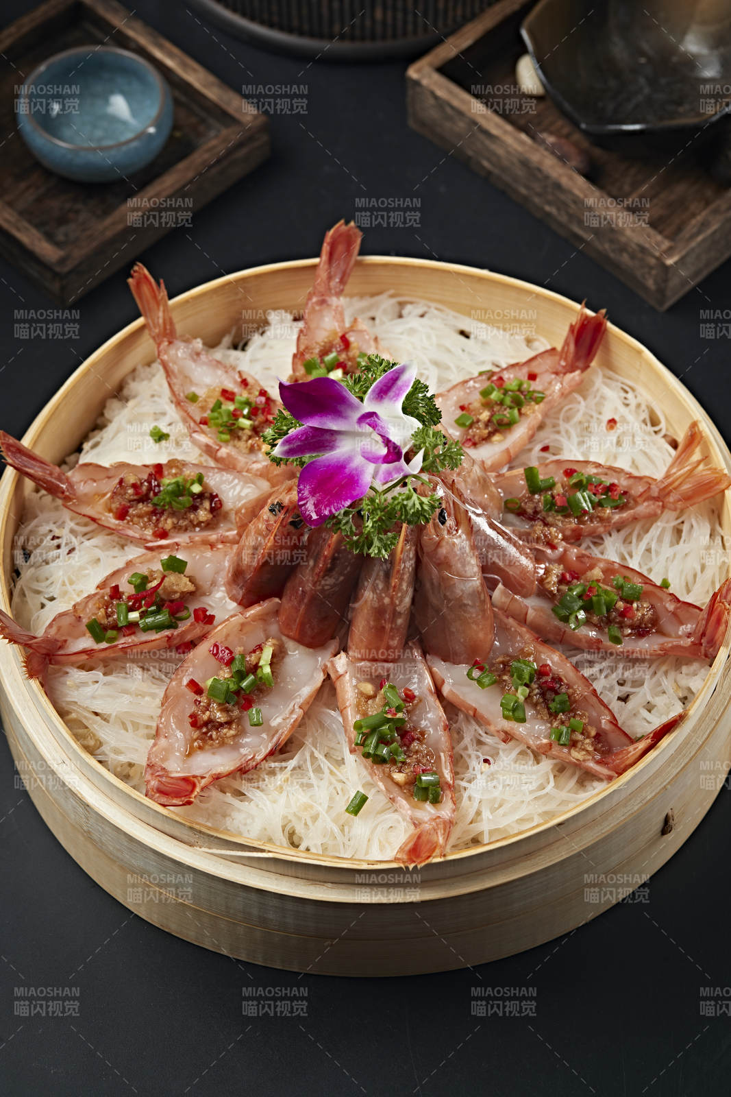 蒜蓉粉絲蒸開背大蝦