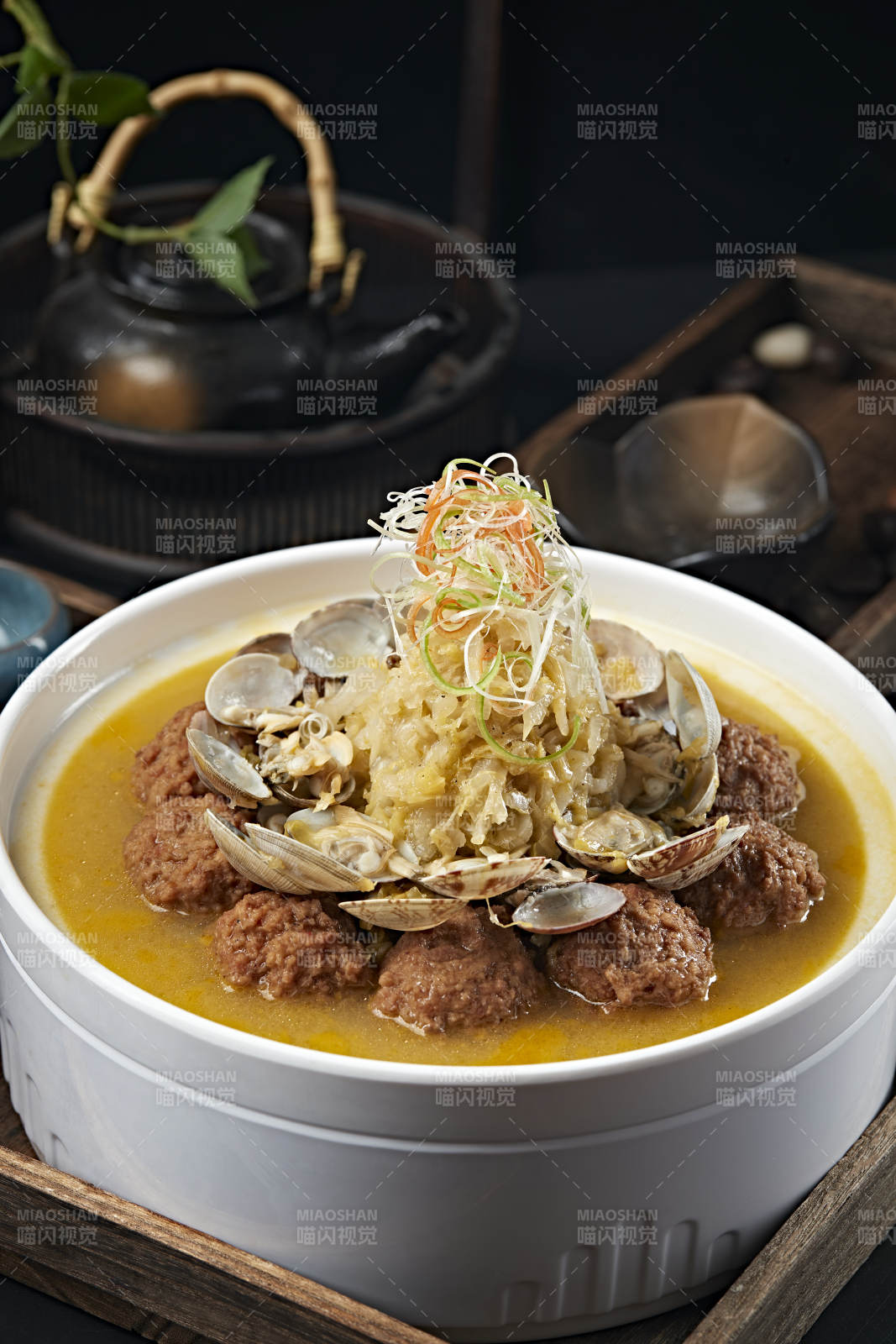 酸菜花甲燉豬肉丸子