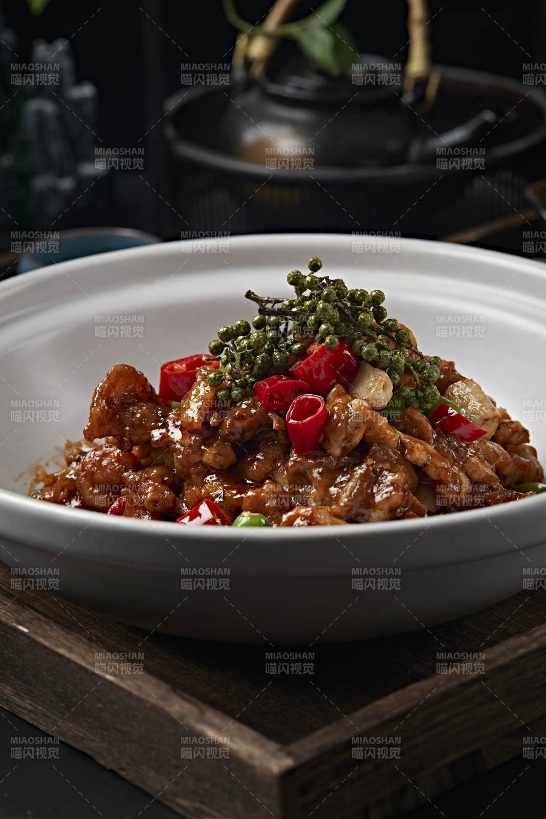 藤椒香辣蒜香醬爆牛蛙