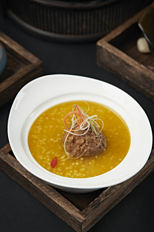 南瓜金米粥炖葵花大斩肉狮子头肉丸子