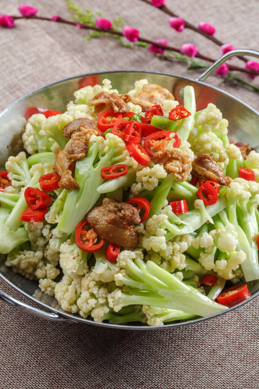 彩椒五花肉炒西芹