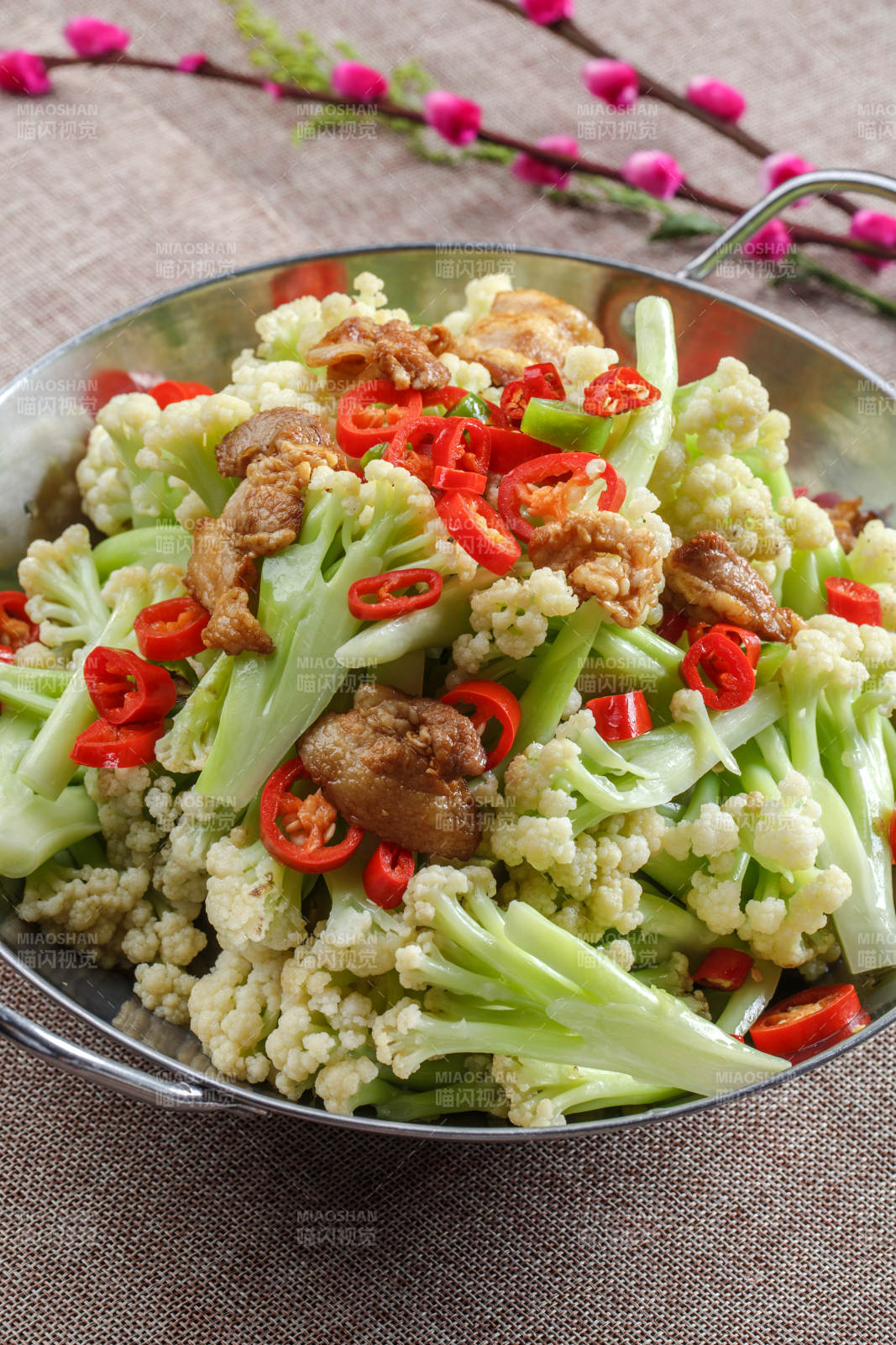 彩椒五花肉炒西芹