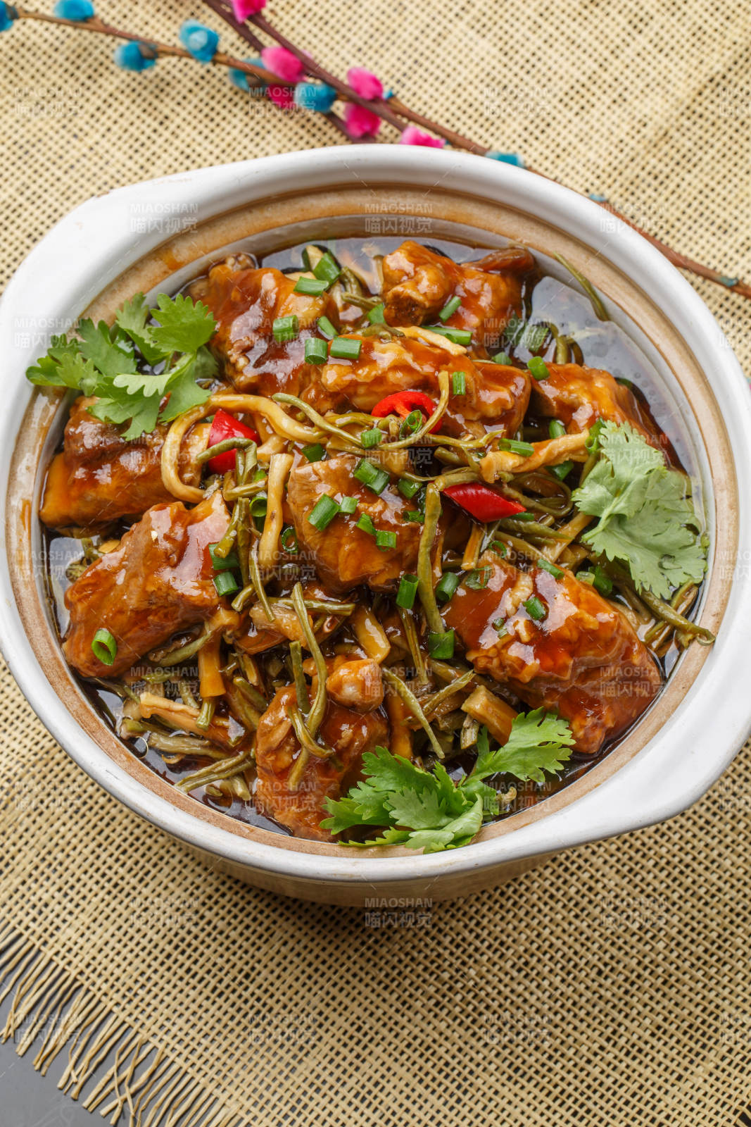 传统熟食美食熏酱卤猪头